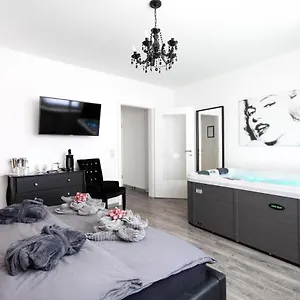 1st Floor , Köln Deutschland